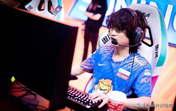 Deft拿下千萬合同?Huanfeng直播不服,但兩人差距真的很大 Deft拿下千萬合同?Huanfeng直播不服,但兩人差距真的很大