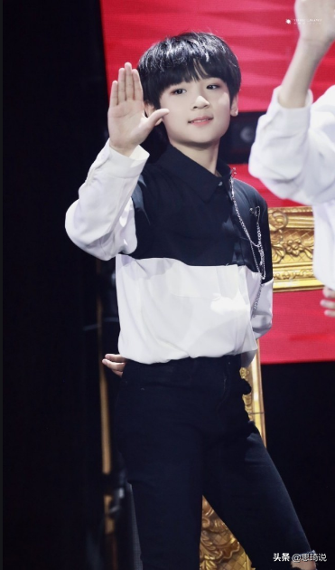 “萌神”張峻豪：3歲成名，5歲上春晚，7歲年入百萬，如今怎樣了