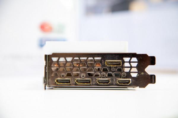 搭建一臺純白主題風格ITX:雙11實用ITX主機搭建分享 搭建一臺純白主題風格ITX:雙11實用ITX主機搭建分享