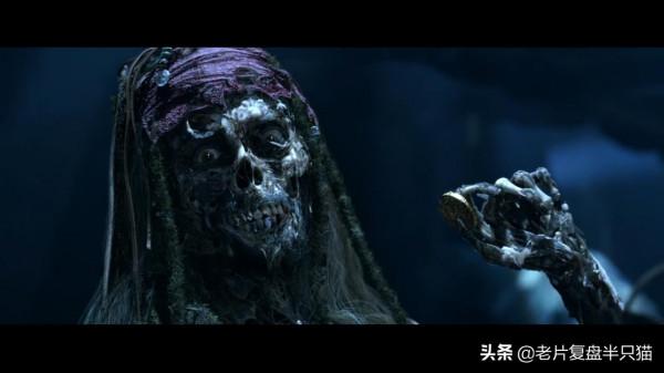 用&OpenCurlyDoubleQuote;人物傳記&rdquo;的方式開啟《加勒比海盜》，電影終於看明白了