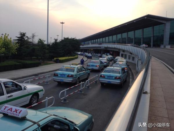 國慶黃金週旅遊高峰到來 機場停車預約平臺小強停車受廣大群眾歡迎