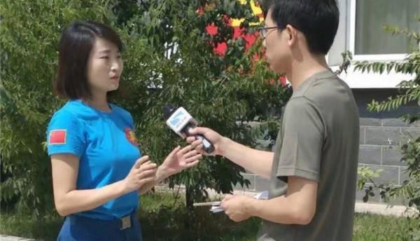 空軍英烈餘旭同志墓，四季鮮花環繞，墓前還放著殲十戰機模型