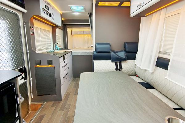 後拓展還帶電動升降床 舜宇V90T型房車48V供電系統有保障 後拓展還帶電動升降床 舜宇V90T型房車48V供電系統有保障