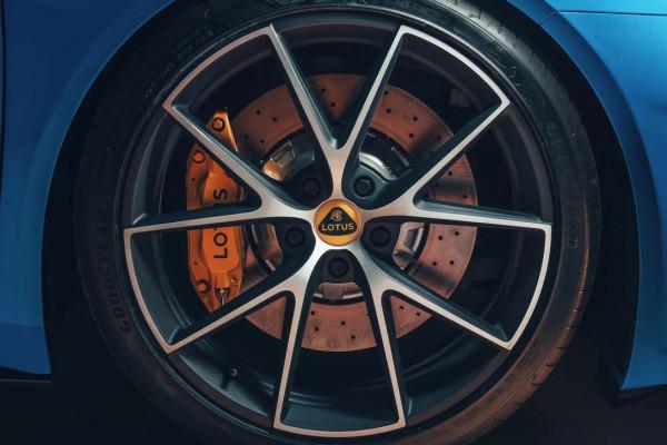 2022款蓮花Emira是Hethel的珍藏版車型，匹敵各類同級別跑車？