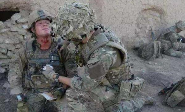 人中彈後能活多久?還能作戰嗎?老戰士冷笑:別被電視劇忽悠了 人中彈後能活多久?還能作戰嗎?老戰士冷笑:別被電視劇忽悠了