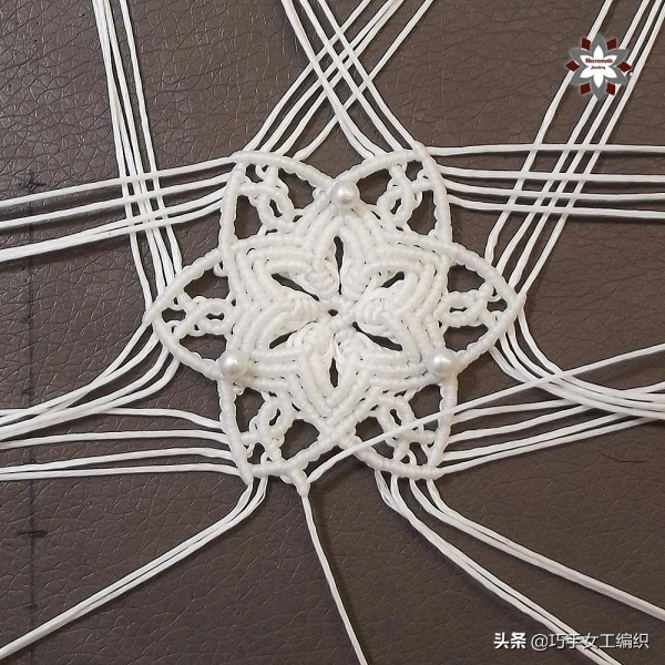 用繩子就能編出漂亮的雪花，超詳細的教程，一步一步教你編