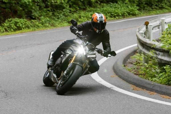 試駕凱旋大青蛙摩托車，真香現場