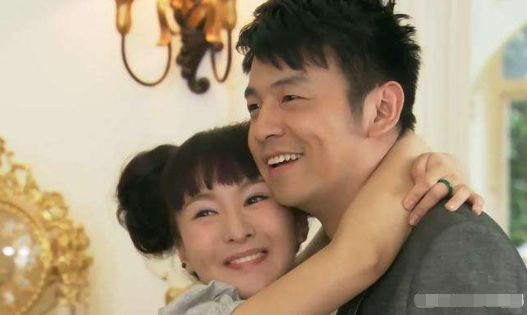 還記得《回家的誘惑》裡的傻大姐嗎？當她生活照流出，美到認不出