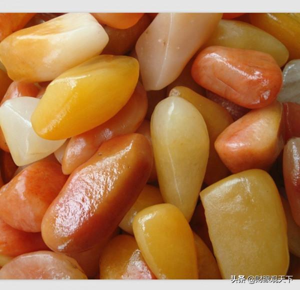 來新疆 我帶你撿石頭