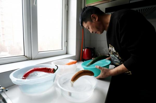 劉頻：自制&OpenCurlyDoubleQuote;全網最接地氣冰壺&rdquo;助力冬奧會