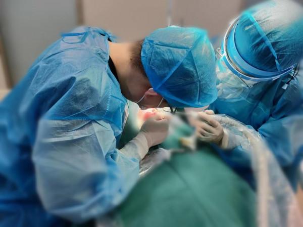 鑲牙後牙疼是怎麼回事