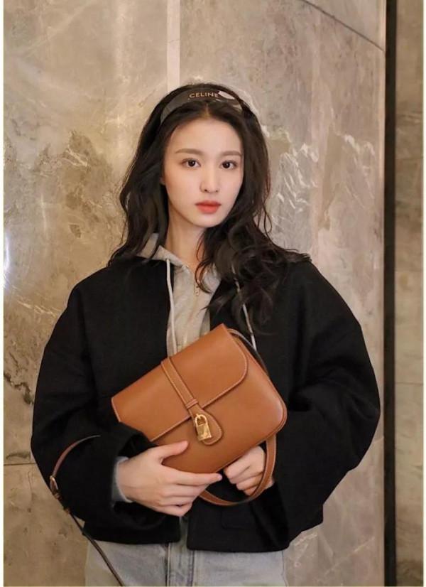 CELINE思琳21冬季女裝系列與TABOU手袋