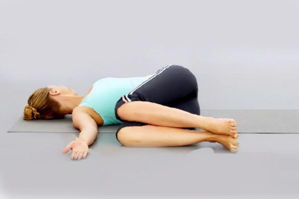 10個陰瑜伽動作，拉伸腿後側，增加膕繩肌柔韌性