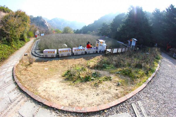 北京這裡紅葉最美,登山拜佛還可遠眺水庫,童話樹屋堪比歐洲小鎮 北京這裡紅葉最美,登山拜佛還可遠眺水庫,童話樹屋堪比歐洲小鎮