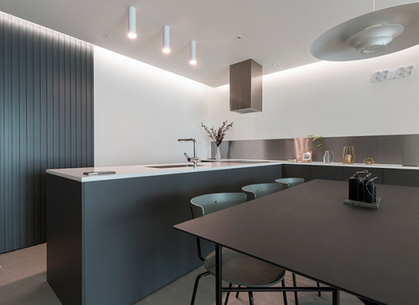 165㎡花50萬做極簡裝修，雖稱不上豪華，居住卻最經得住歲月考驗