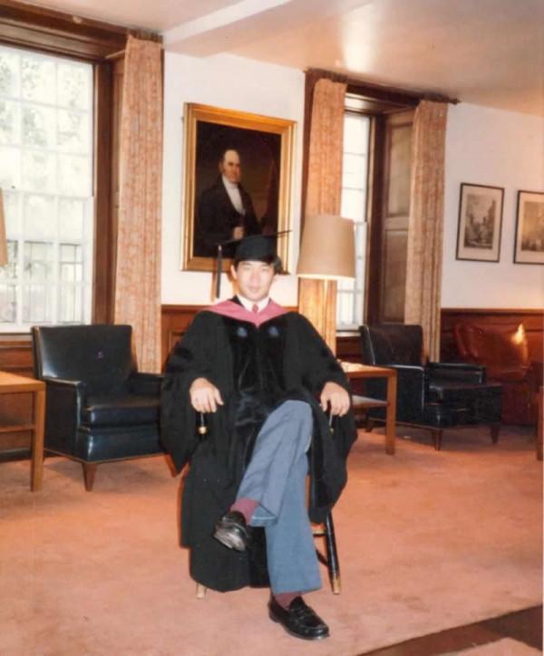 35歲物理天才跳樓自殺,李政道發來唁電:物理學失去了一顆新星 35歲物理天才跳樓自殺,李政道發來唁電:物理學失去了一顆新星