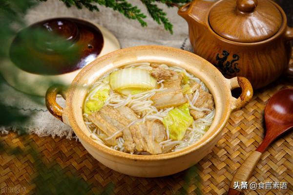 冬天來一鍋東北大燉菜，有肉有菜還熱乎乎，太香了