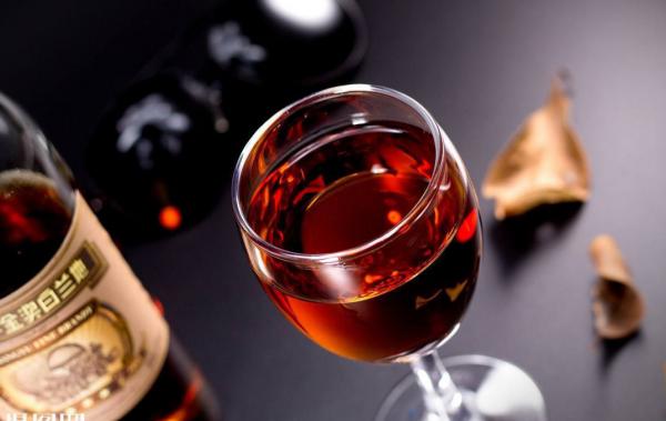 賣得“死貴”的進口紅酒，竟然只值5元？行家：專挑小白下手