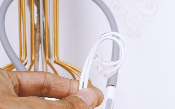 TFZ T2 Pro體驗:精緻配色,有線無線搭配,藝術與音樂的完美融合 TFZ T2 Pro體驗:精緻配色,有線無線搭配,藝術與音樂的完美融合