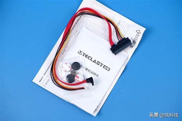 體積僅2&period;5L 個頭小如手機！臺電凌瓏S主機開箱圖賞