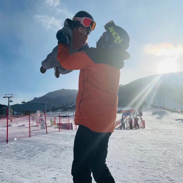 媽媽揭秘開幕式1歲萌娃滑雪：拍攝用時一天全程沒哭鬧，收到張藝謀親筆信