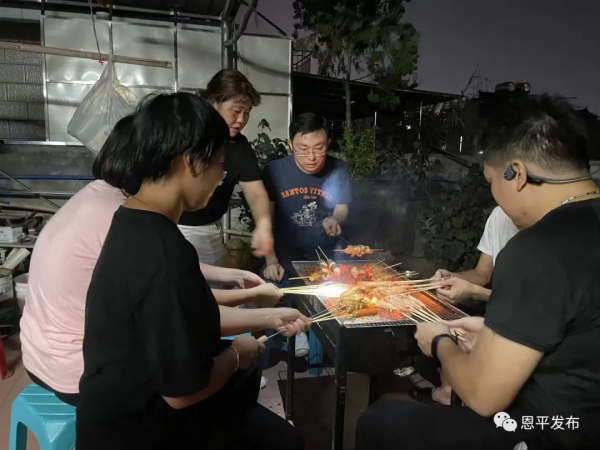 「我們的節日」燒烤、瀨粉……恩平人的“中秋味道”