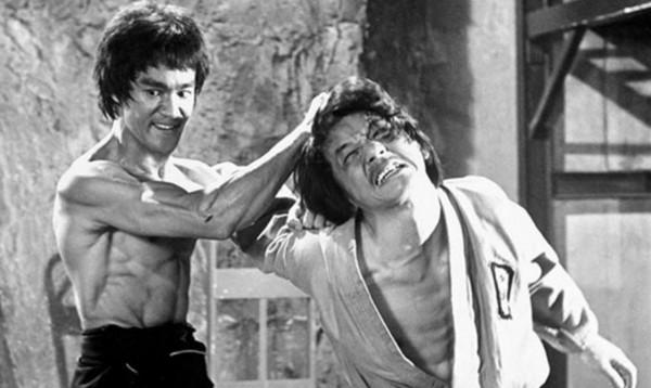 2004年黃霑去世:對成龍撒過尿,單挑過李小龍,還大罵劉德華3年 2004年黃霑去世:對成龍撒過尿,單挑過李小龍,還大罵劉德華3年