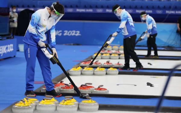 新聞8點見丨遊客打卡動物園 虎年看虎吸“福氣”
