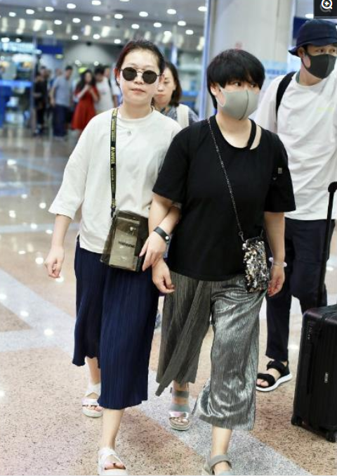 小瀋陽和妻子沈春陽帶女兒現身，沈佳潤越長越漂亮