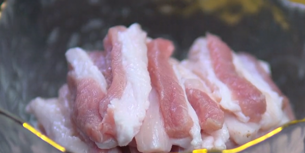 這樣做的小酥肉 口感香酥、肥而不膩，方法簡單