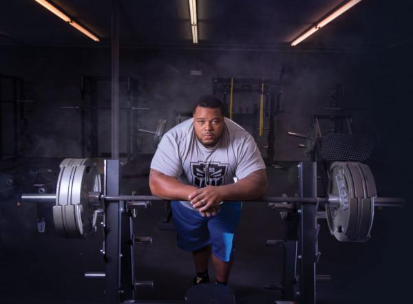 “臥推野獸”朱利葉斯·馬多克斯：世界臥推第一人，目標是800磅