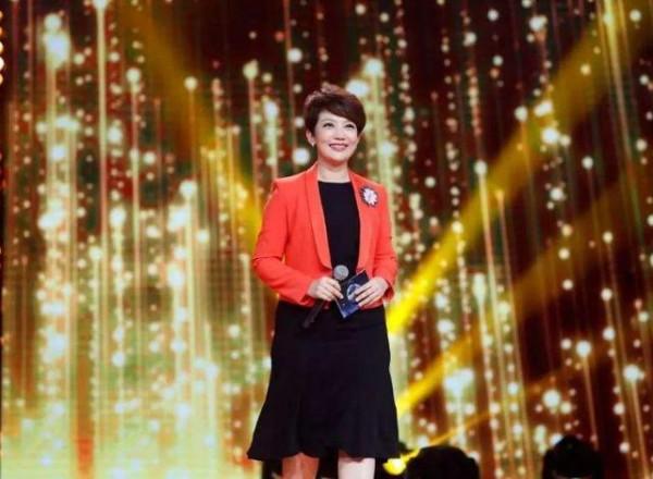 央視大齡剩女扎堆,如何向幸福出發?網友:央視領導要關心一下 央視大齡剩女扎堆,如何向幸福出發?網友:央視領導要關心一下