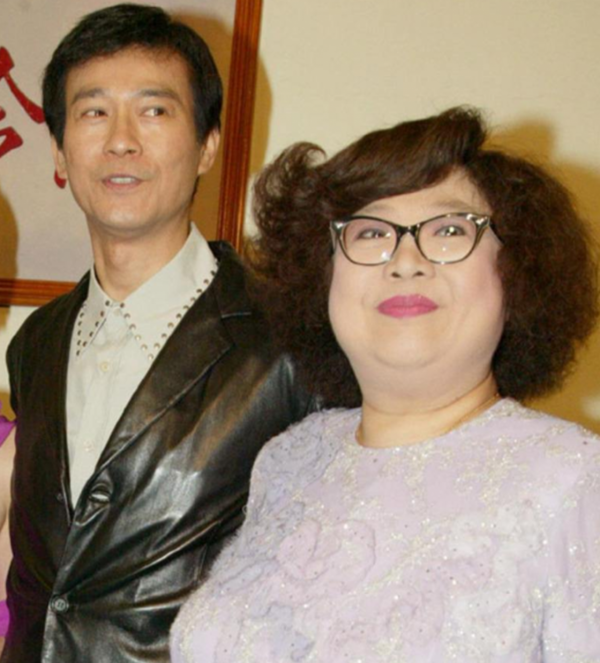 同樣是鄭少秋的女兒，沈殿霞和官晶華的女兒一對比，差距就出來了