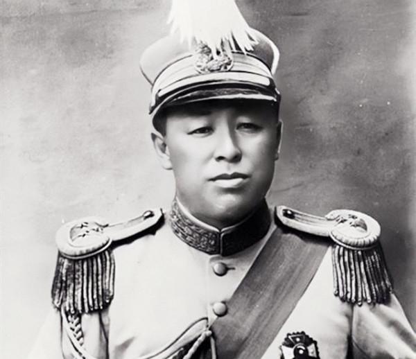 東北軍的泰山北斗，卻秘密送兒子參加紅軍，兒子成為紅軍名將