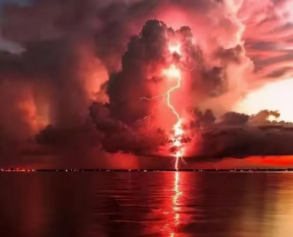 1000，還是10000，湯加火山爆發到底相當於多少顆原子彈的威力？