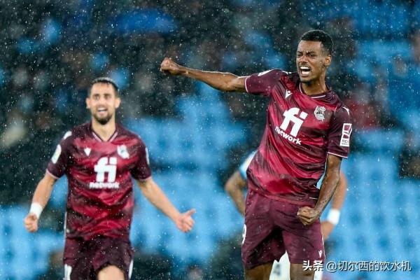 拒絕爆冷!西甲黑馬2-0再登榜首,聯賽10輪不敗,狂甩巴薩9分 拒絕爆冷!西甲黑馬2-0再登榜首,聯賽10輪不敗,狂甩巴薩9分