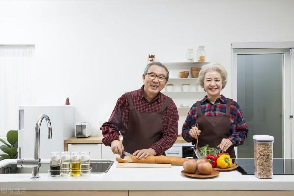 66歲老大爺:既不同居也不領證,這種獨特的養老方式讓我幸福快樂 66歲老大爺:既不同居也不領證,這種獨特的養老方式讓我幸福快樂