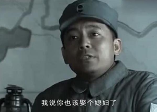 “趙政委”何政軍：娶初戀，妻子為他退出娛樂圈，結婚29年無緋聞