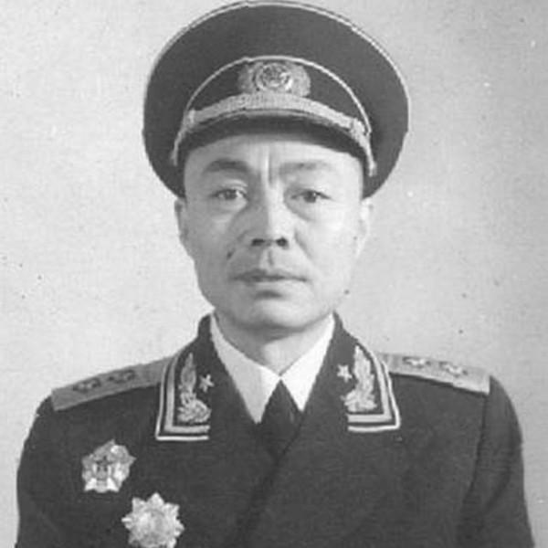 1953年中國用68噸黃金，買4艘蘇聯破軍艦，蕭勁光：是破爛也買