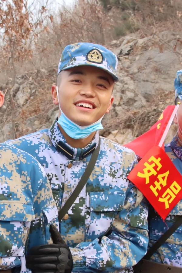 點贊！學員李文新安，你跳湖救人的樣子真的很帥