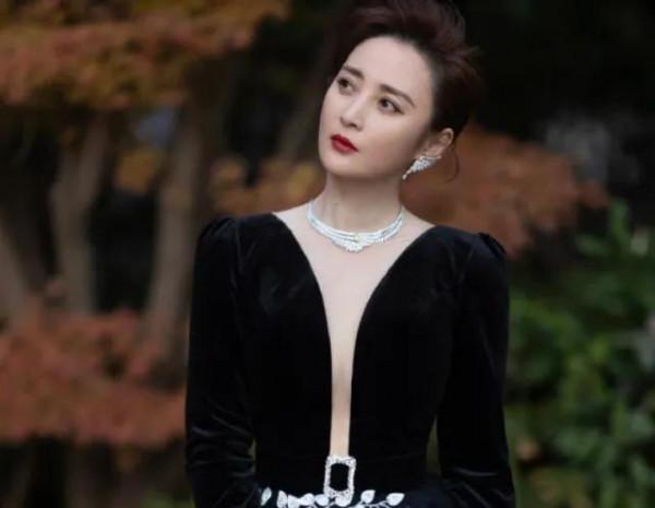 影視圈引來40+女演員復出熱潮,誰會是下一個翻紅? 影視圈引來40+女演員復出熱潮,誰會是下一個翻紅?