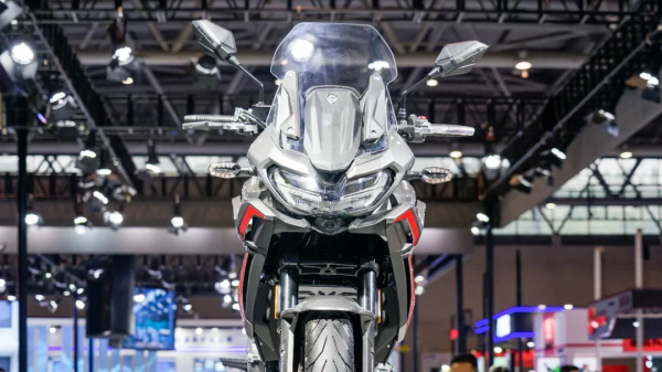 前衛科幻的公升級運動巡航RA9、RX850、RE5等賽科龍摩博會下餃子 前衛科幻的公升級運動巡航RA9、RX850、RE5等賽科龍摩博會下餃子