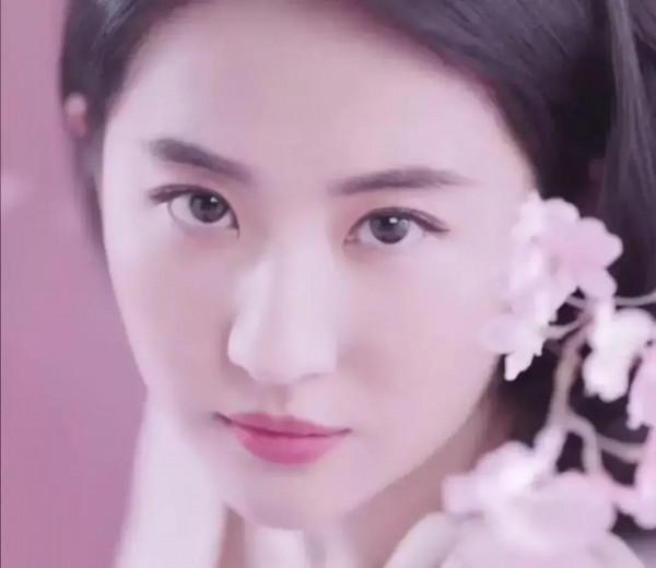 無可挑剔的劉亦菲