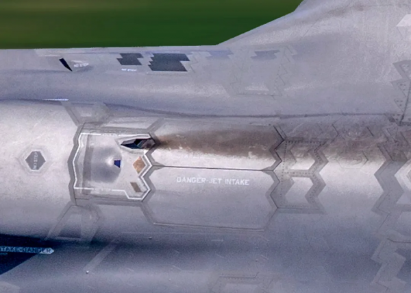 韓國F-5墜毀現場畫面曝光,飛行員遺體留在飛機內丨圖說軍事 韓國F-5墜毀現場畫面曝光,飛行員遺體留在飛機內丨圖說軍事