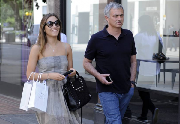 穆里尼奧為女兒的品牌帶貨，不要一分錢，而且還非常的開心