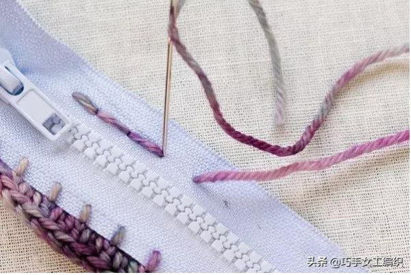 舊衣褲的拉鍊剪下來後，用鉤針戳一圈就有無數的收納