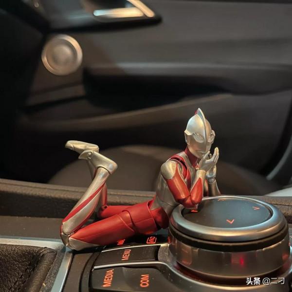 這難道就是男孩子喜歡奧特曼的原因 這難道就是男孩子喜歡奧特曼的原因