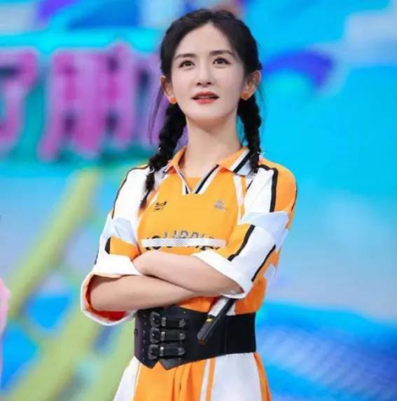 微博粉絲破億已經有四位了,下一位是誰,你們認識嗎? 微博粉絲破億已經有四位了,下一位是誰,你們認識嗎?