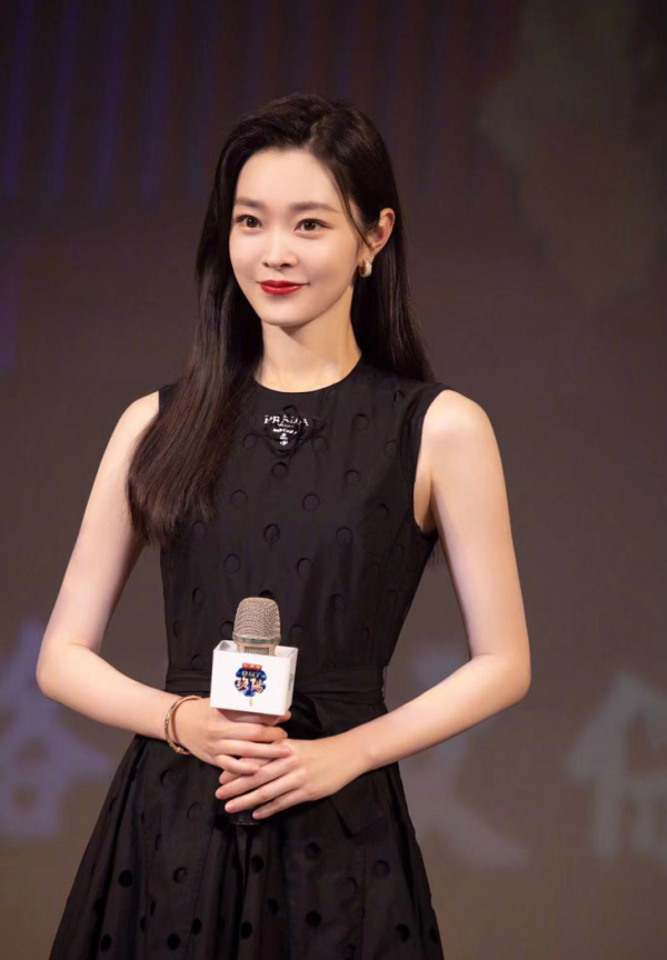 宋軼“在逃公主”造型太讚了，復古優雅中不失小女生的甜美氣質