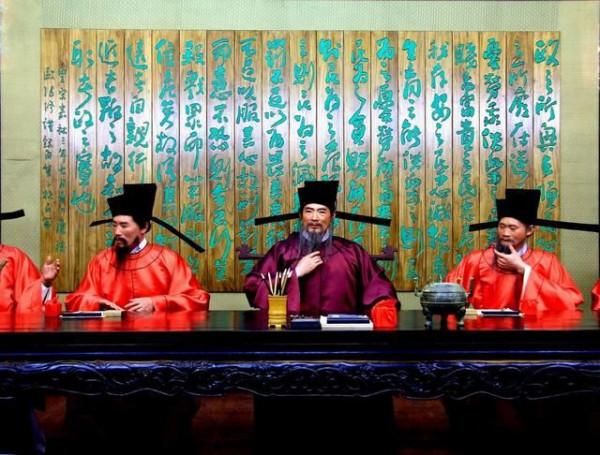 都是京官出任地方官，清朝官員興高采烈，宋朝官員卻是愁眉苦臉